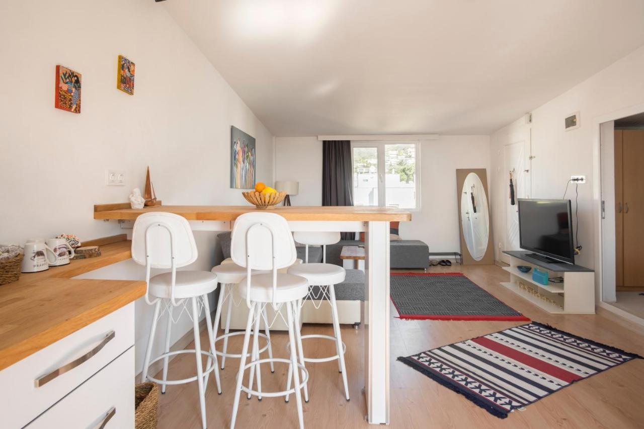 Central, Cozy, 15 Min Walk To The Beach, Fast Wi-Fi, Free Parking, 4Ppl Bodrum Exterior foto